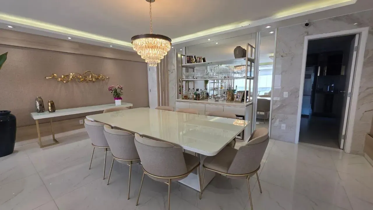 Furnished 130 m² apartment with 3 bedrooms — photo 17