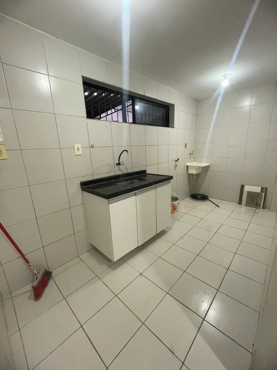 Unfurnished apartment with 2 bedrooms and 2 bathrooms