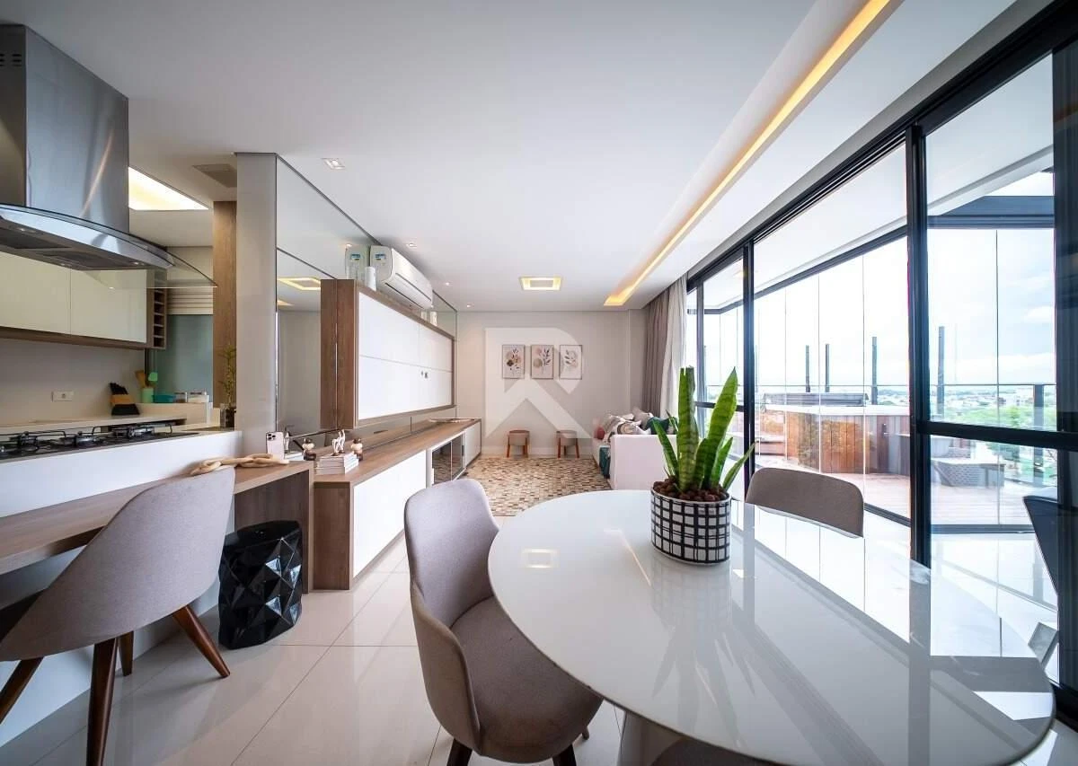 Furnished apartment, 150 m², with a glass-enclosed balcony — photo 2