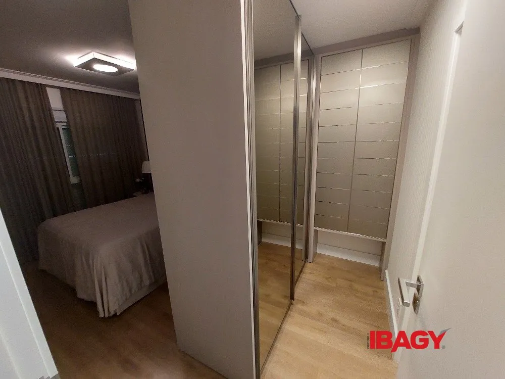 Furnished 2-suite apartment with enclosed balcony — photo 86
