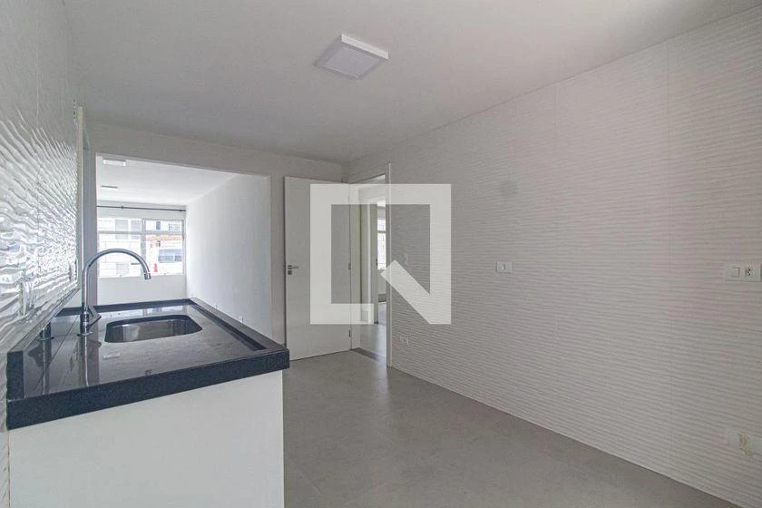 Unfurnished apartment with a private garden and 3 bedrooms — photo 26
