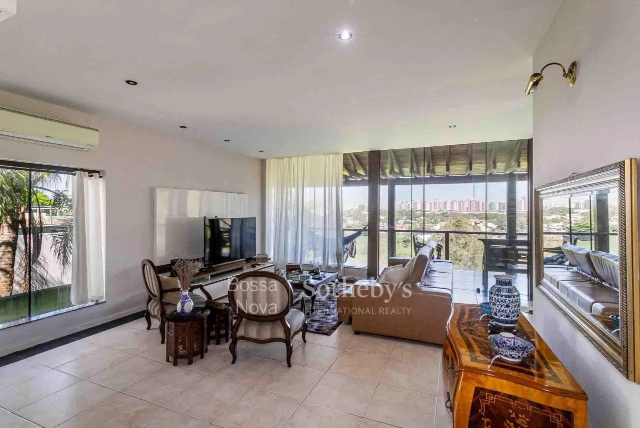Furnished house with 5 bedrooms and green mountain views