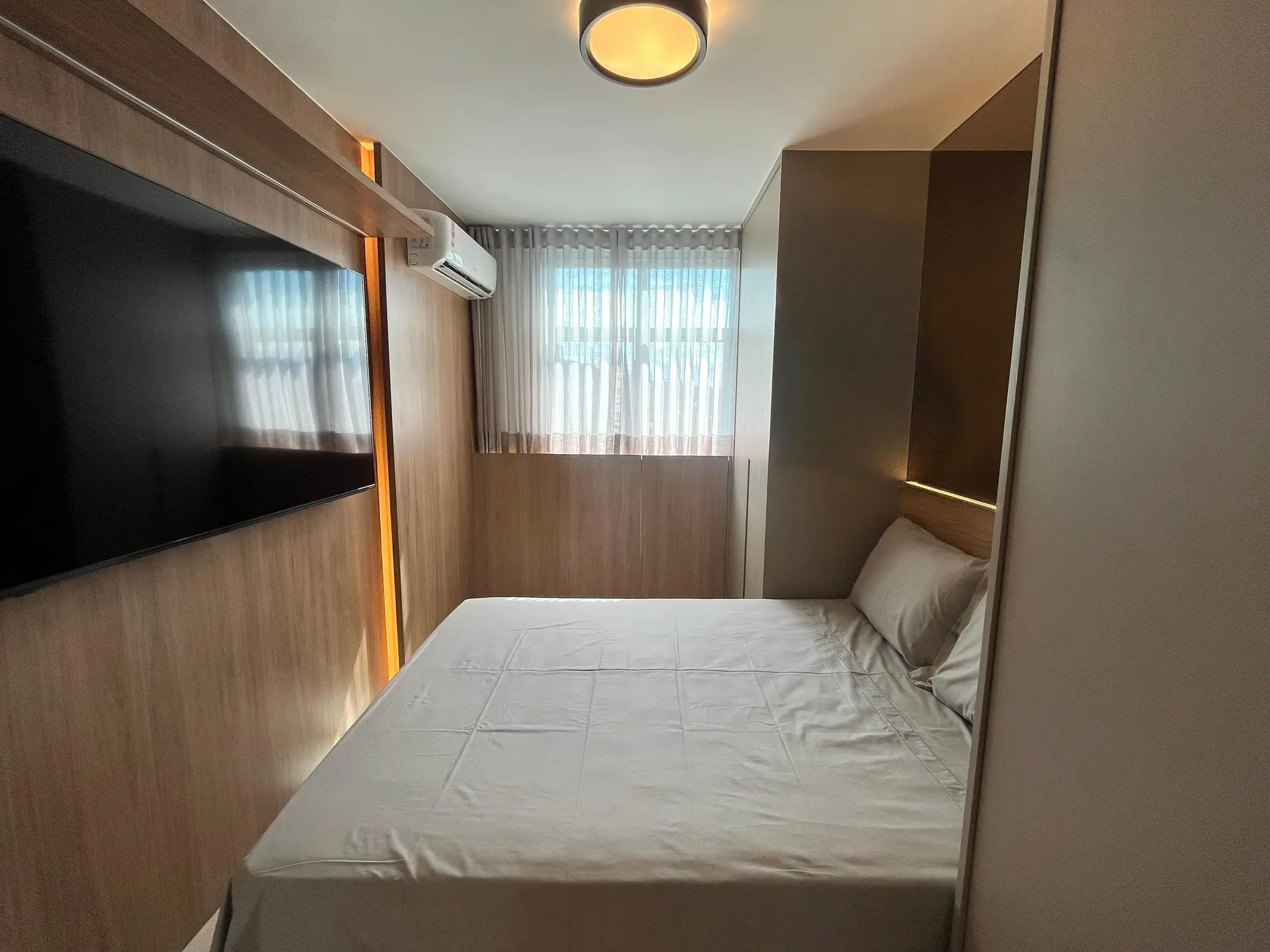 One-bedroom apartment in a building with a sauna — photo 11