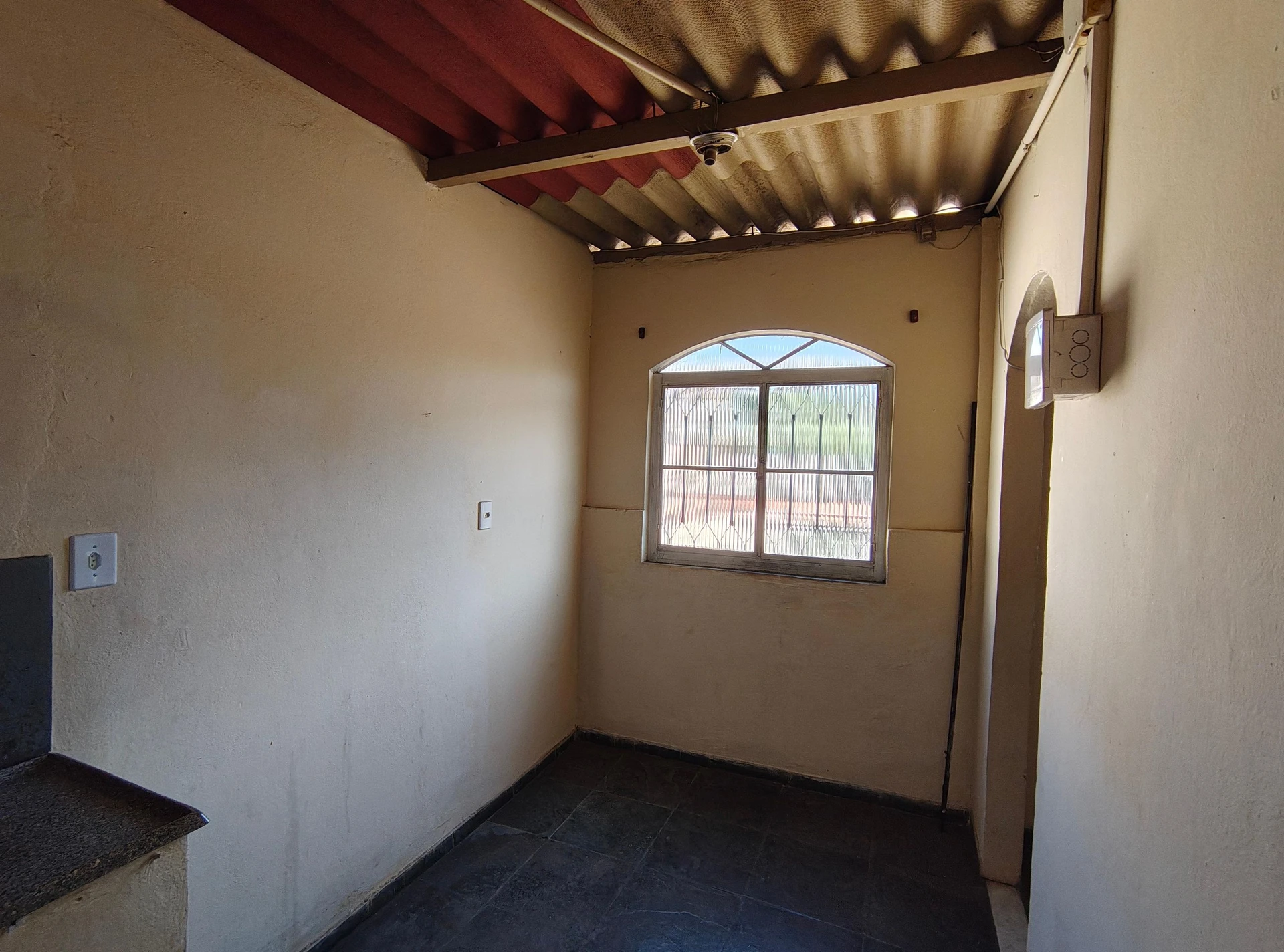 Rental house with 1 bedroom, 1 bathroom, no parking — photo 9