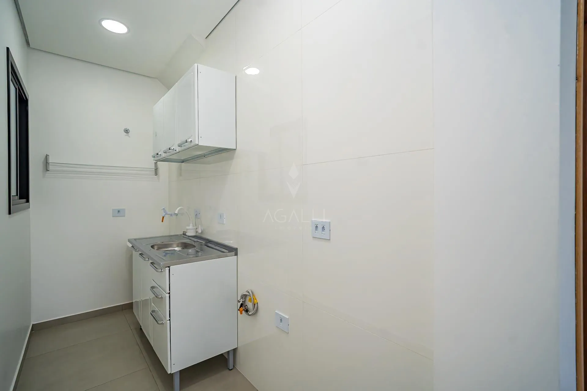 Unfurnished studio of 25 m² with a gas stove — photo 11