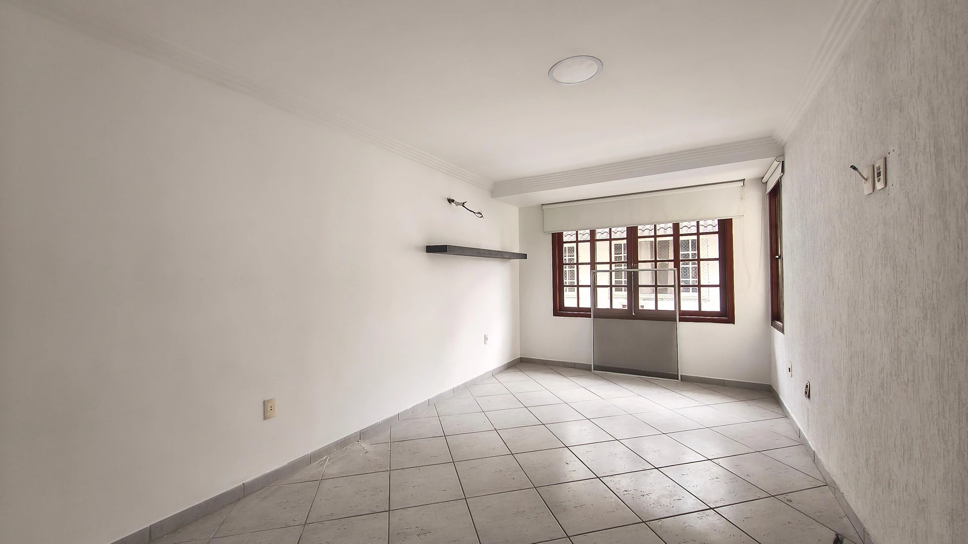 3-bedroom house with a walk-in closet in Rio de Janeiro — photo 27