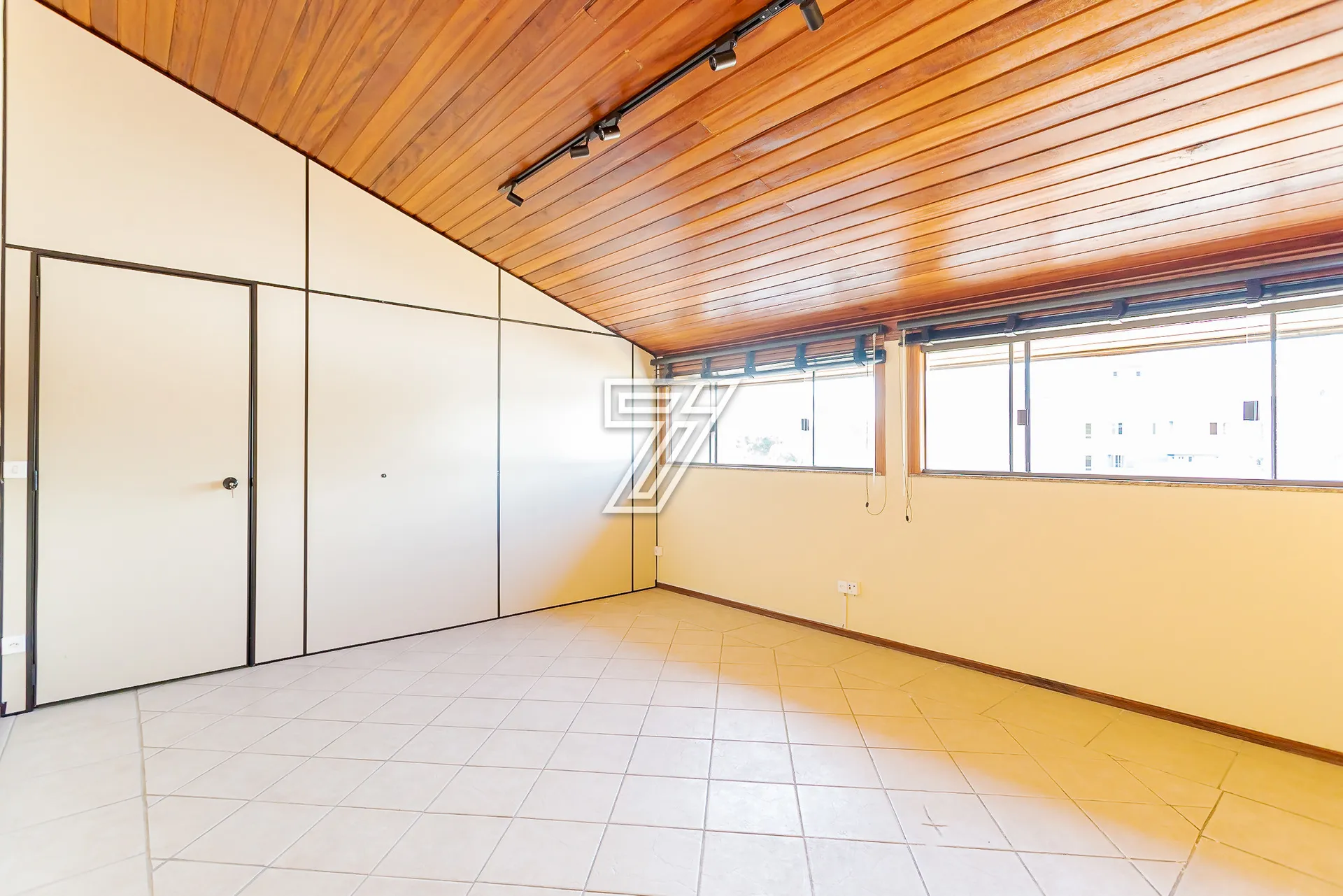 House with 4 bedrooms, 5 bathrooms and 540 m² — photo 50