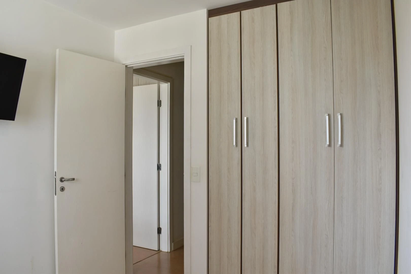 2-bedroom apartment with a home office in Curitiba — photo 32