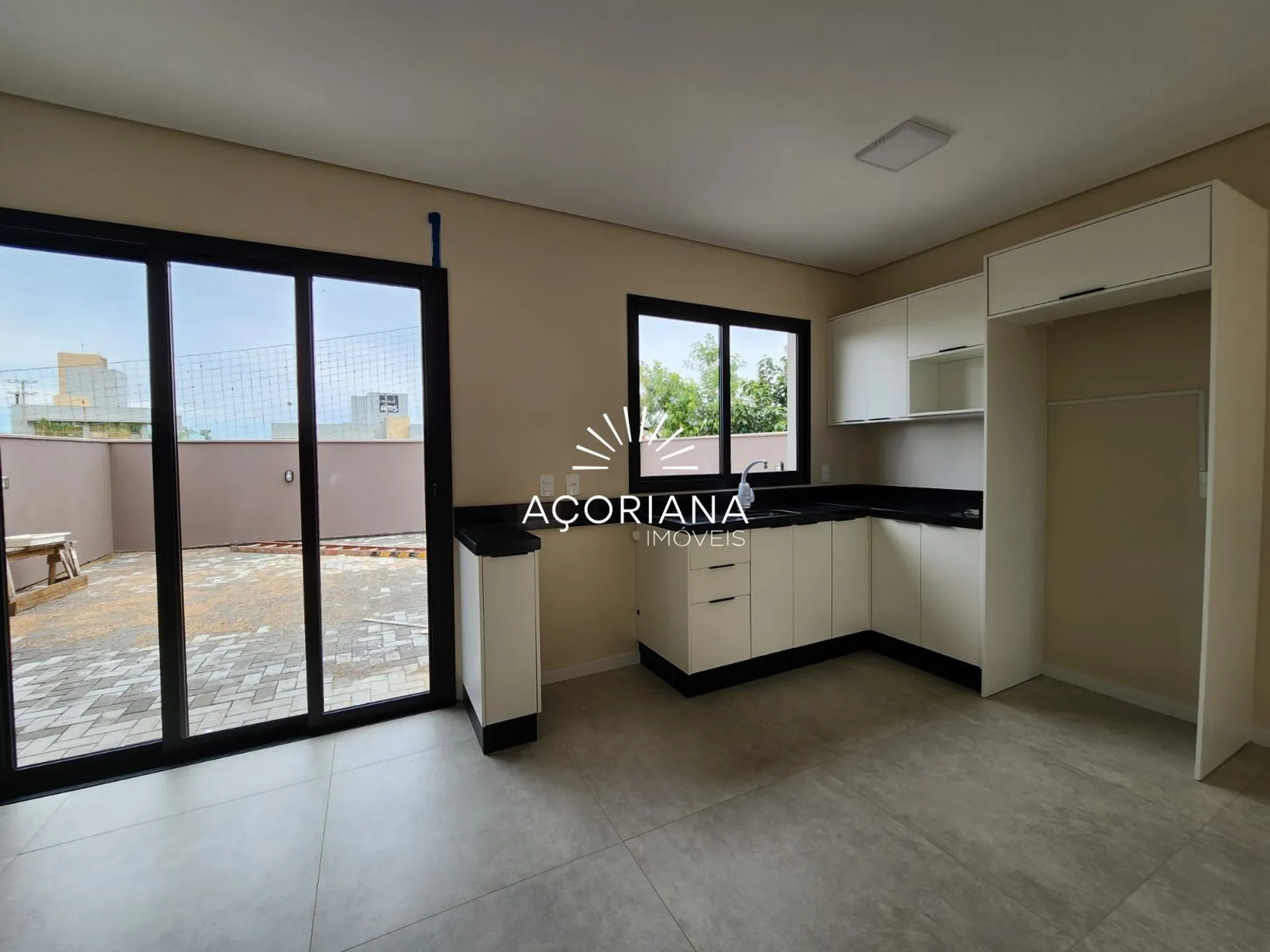 3-bedroom house with a garden — photo 2