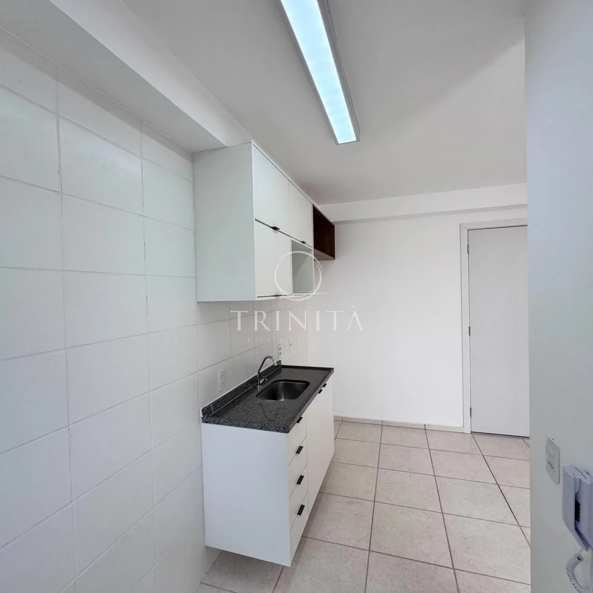2-bedroom apartment with a mountain view in Rio de Janeiro — photo 25