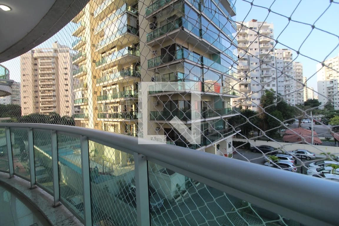 Apartamento sem mobília com varanda e 3 quartos — photo 13