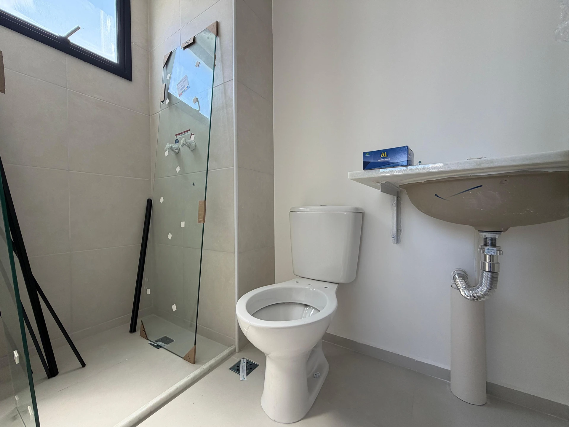 Apartamento sem mobília com 2 quartos e varanda — photo 21