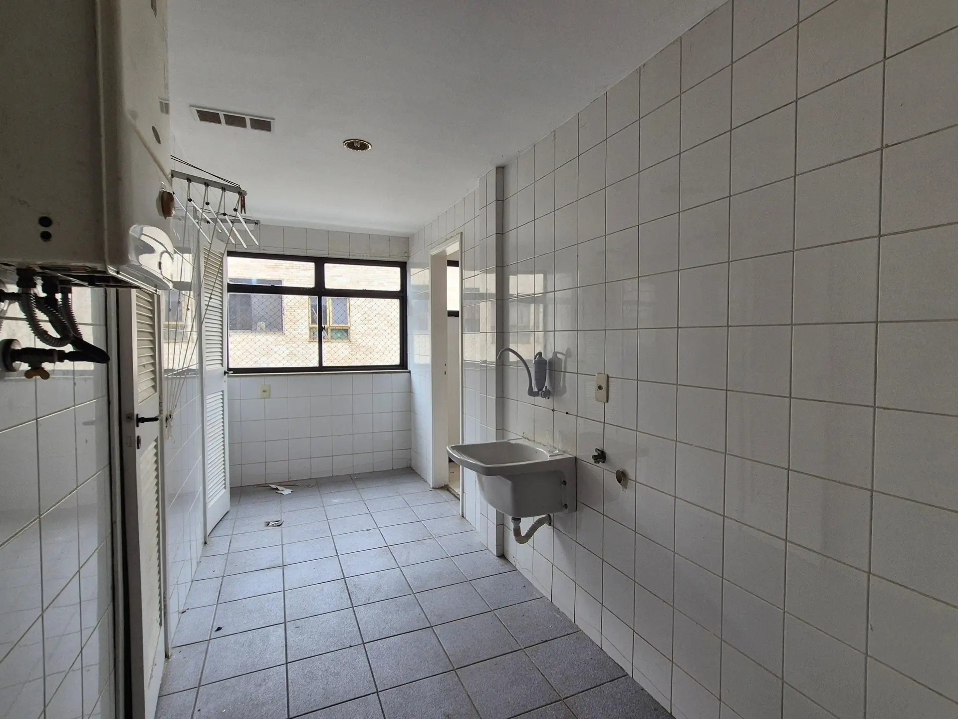 Rental apartment with 4 bedrooms and 3 en-suite baths — photo 6