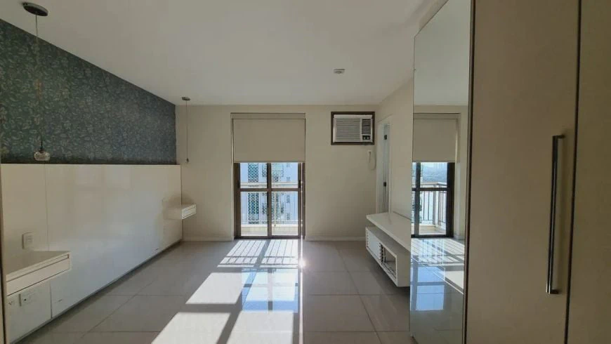 Apartment with open-plan kitchen and 4 bedrooms — photo 22