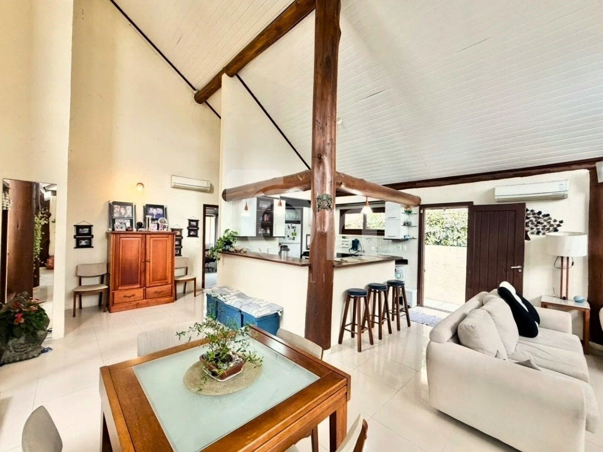 Furnished house, 224 m², with floor-to-ceiling windows — photo 6