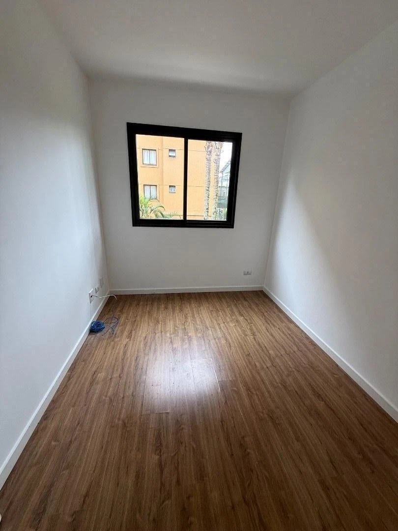 Wood or laminate floors in a 3-bedroom apartment, 65 m² — photo 15