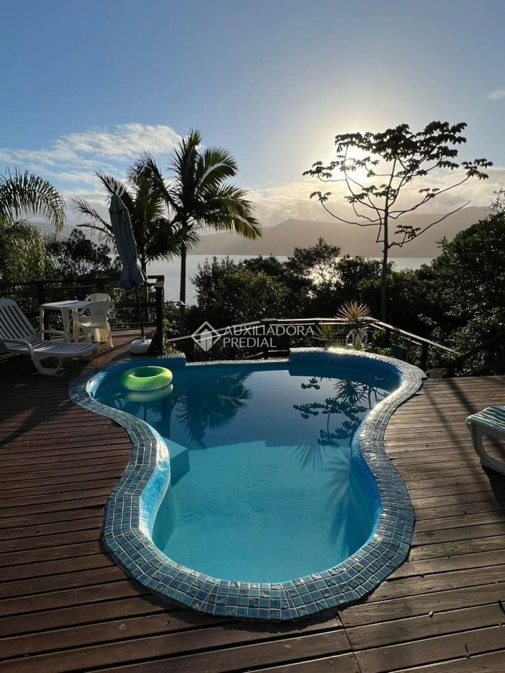 One-bedroom house with a private pool — photo 6