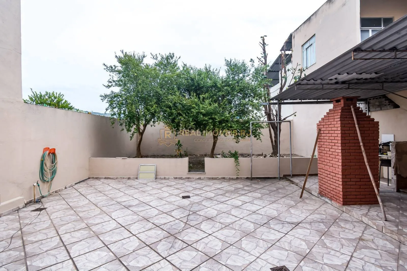 Unfurnished house with 3 bedrooms and 5 bathrooms — photo 61