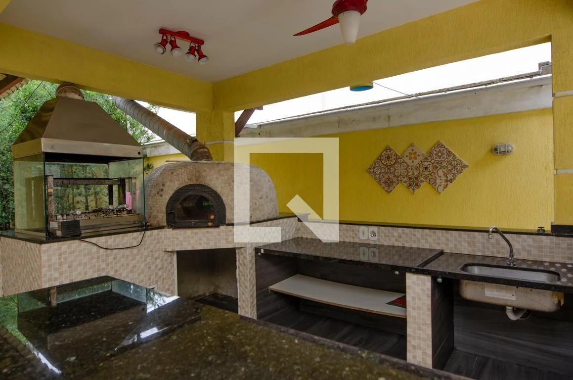 Casa mobiliada com 4 dormitórios e área de lavanderia — photo 86