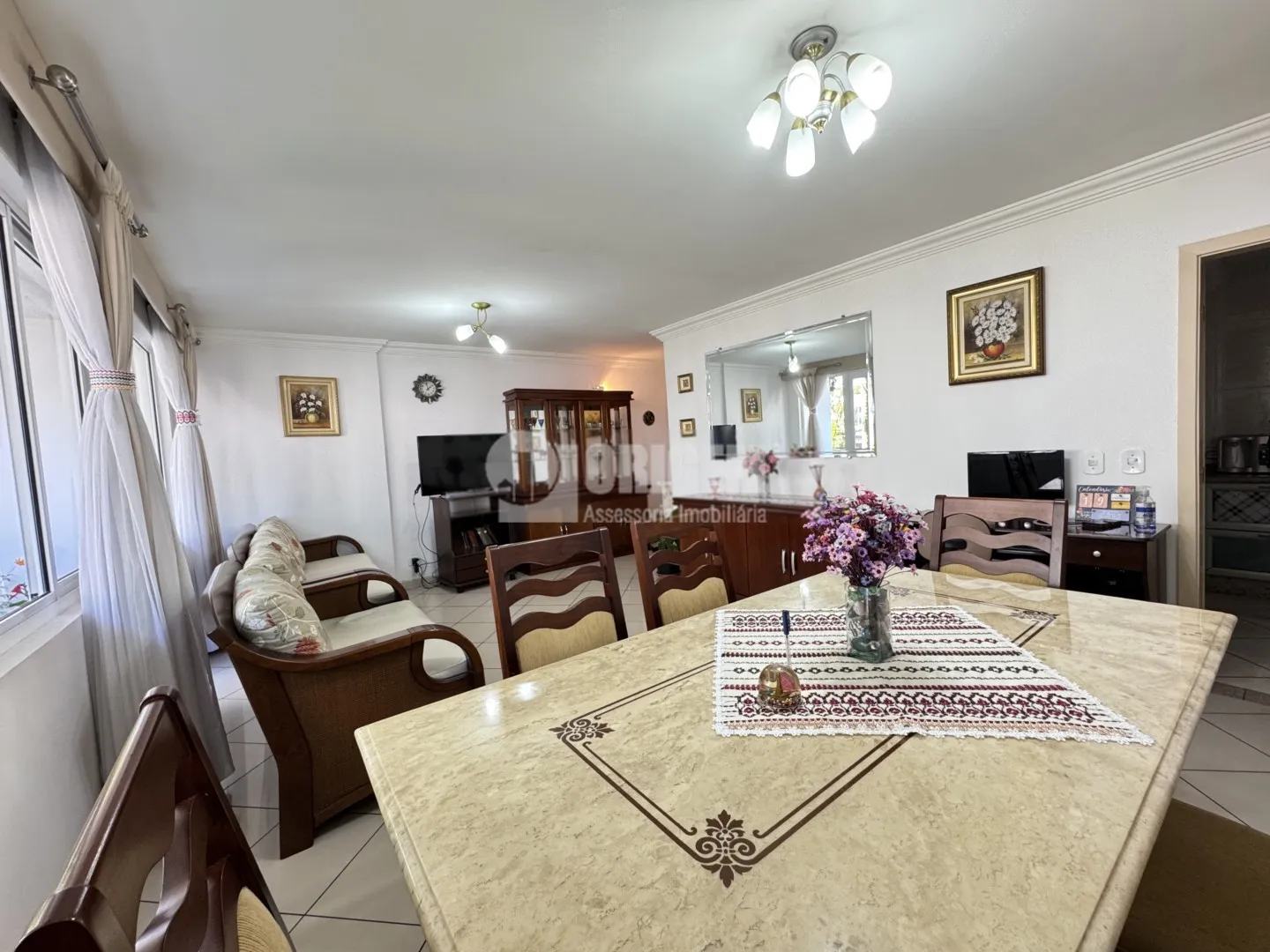 Home office in a 3-bedroom apartment, 124 m²