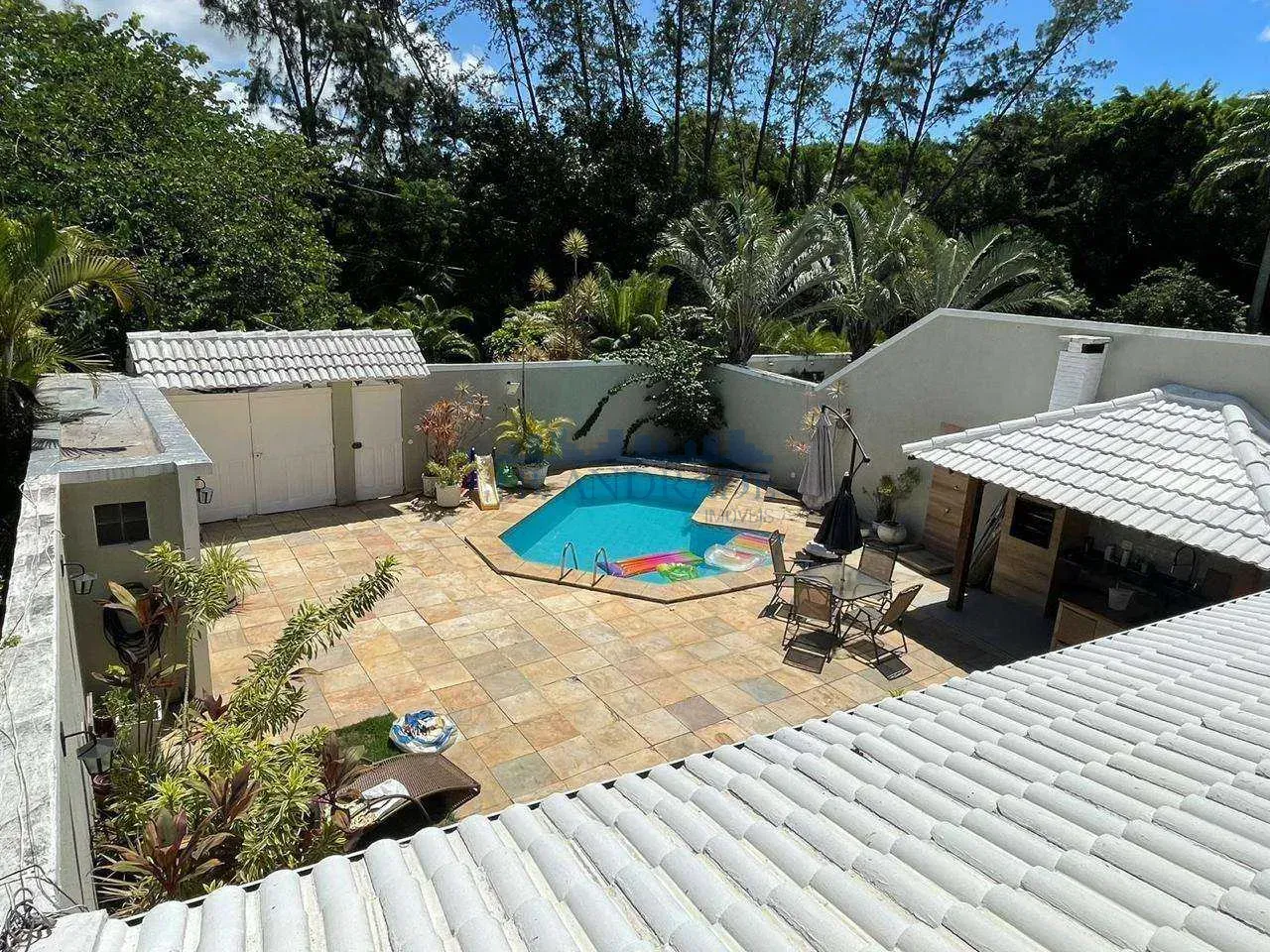 Casa com cozinha fechada e fogão a gás — photo 8