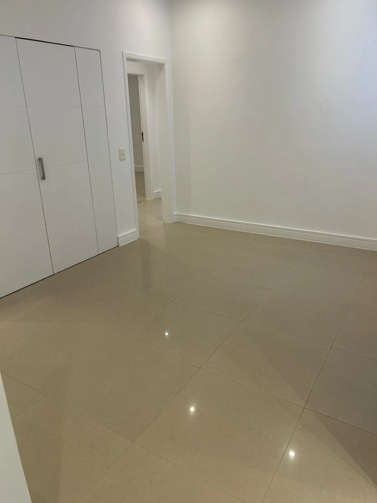 208 m² apartment with a bathtub and a water view — photo 27
