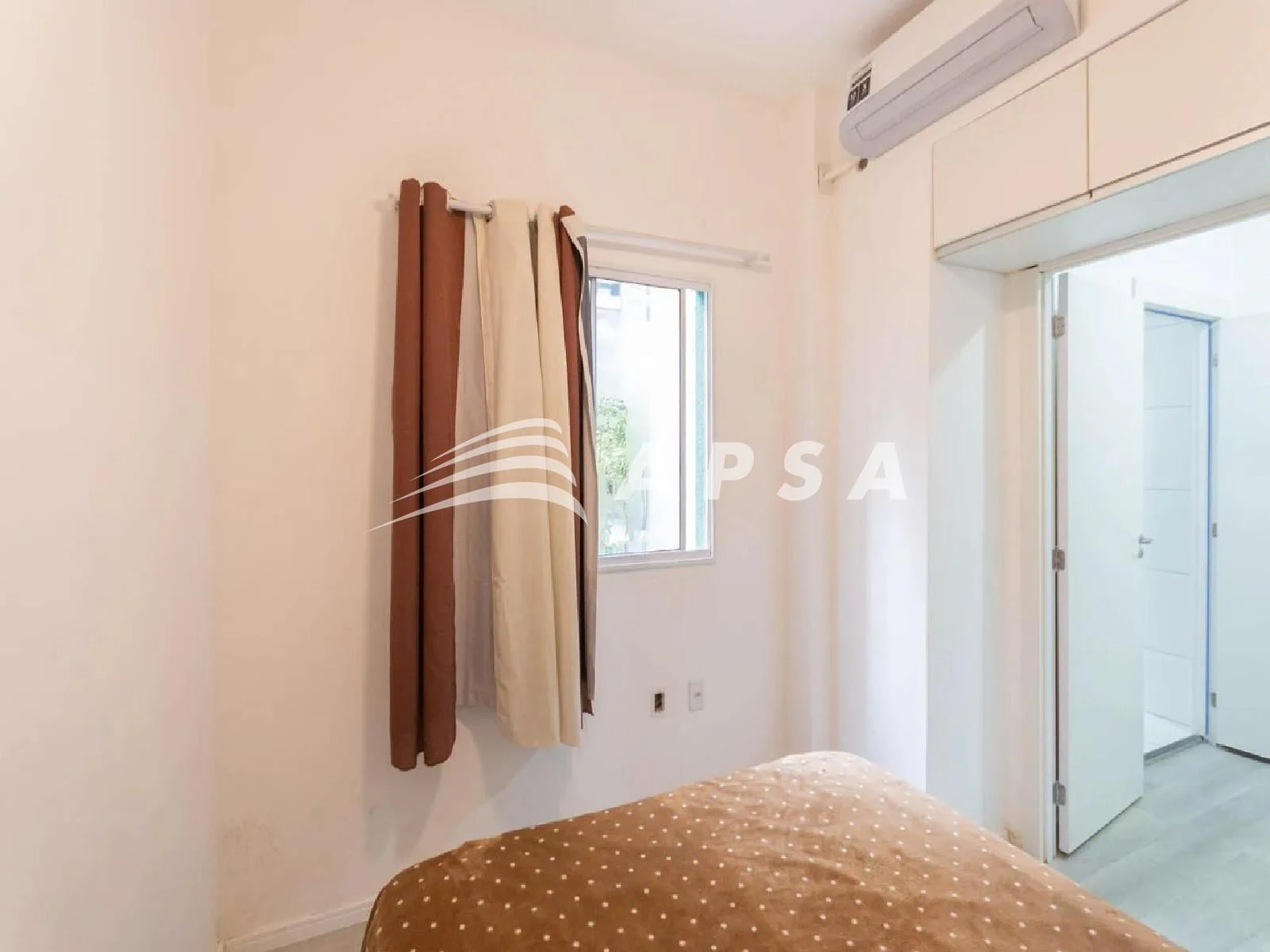 Furnished 1-bedroom apartment with a private BBQ area — photo 17