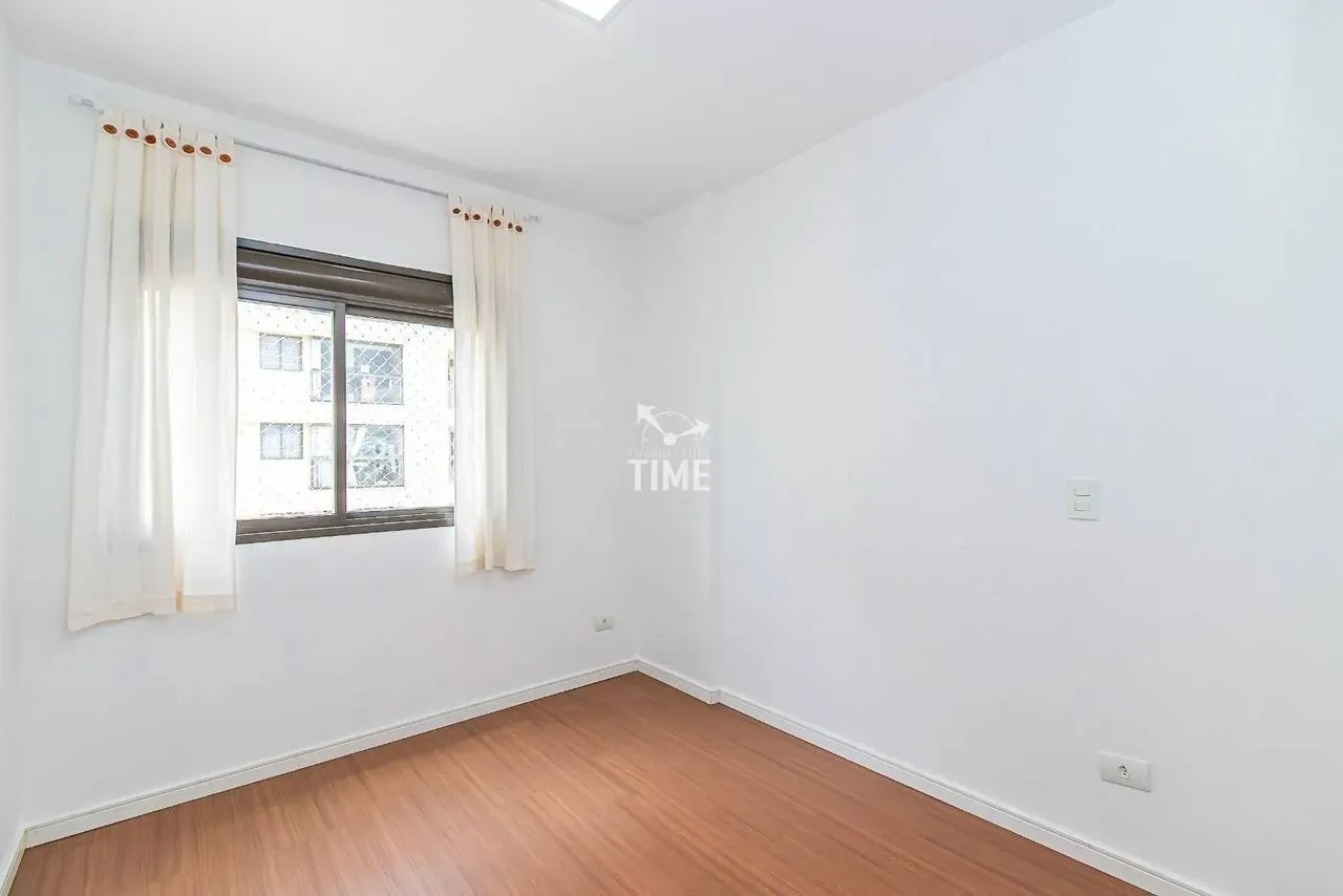 Apartment, 78 m², with a glass-enclosed balcony — photo 4
