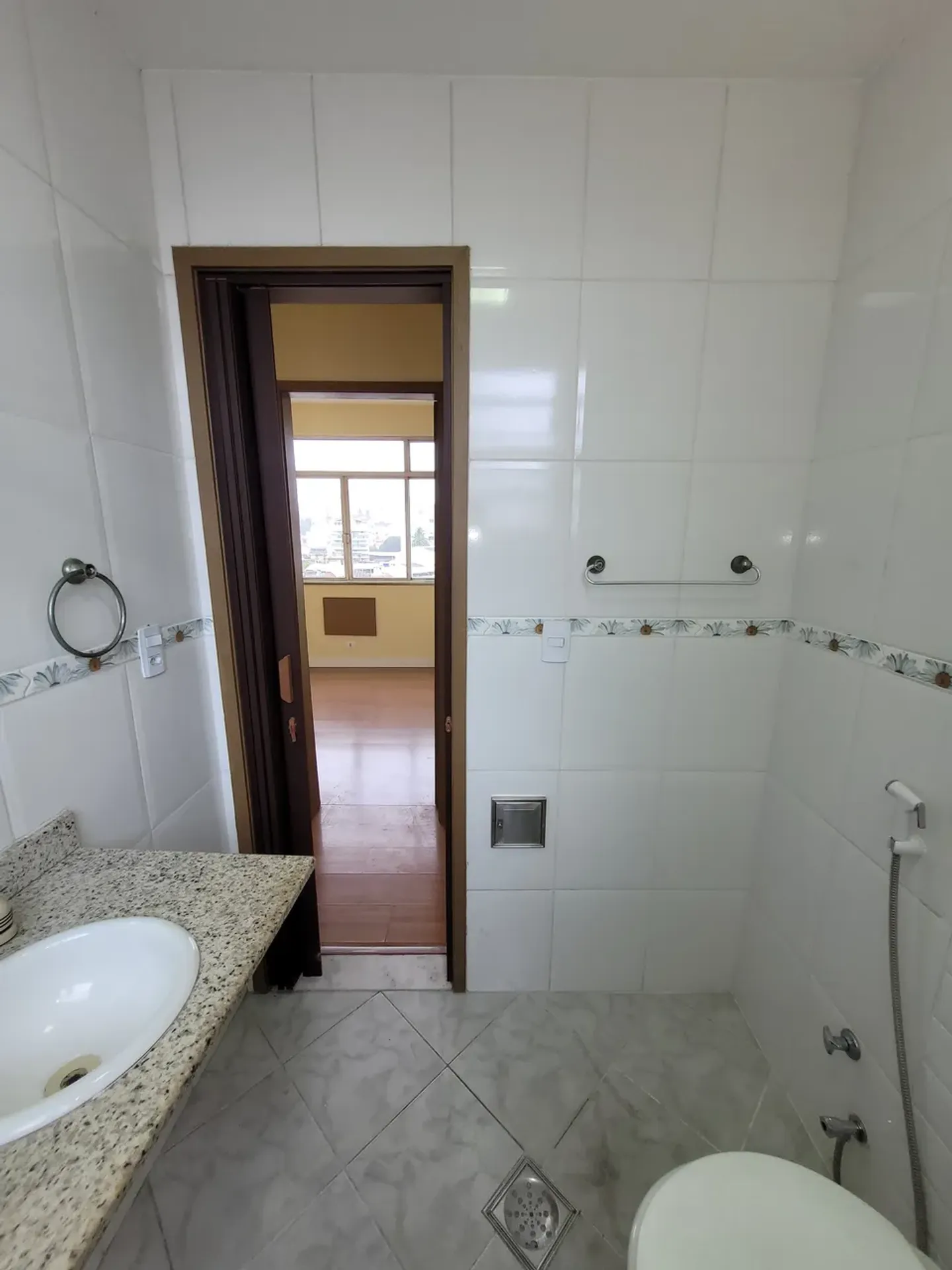 72 m² apartment with 3 bedrooms and electric showers — photo 14