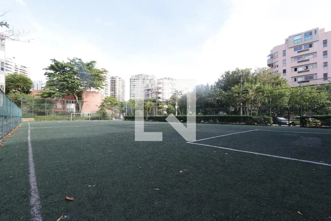 Furnished apartment, 66 m², with floor-to-ceiling windows — photo 30