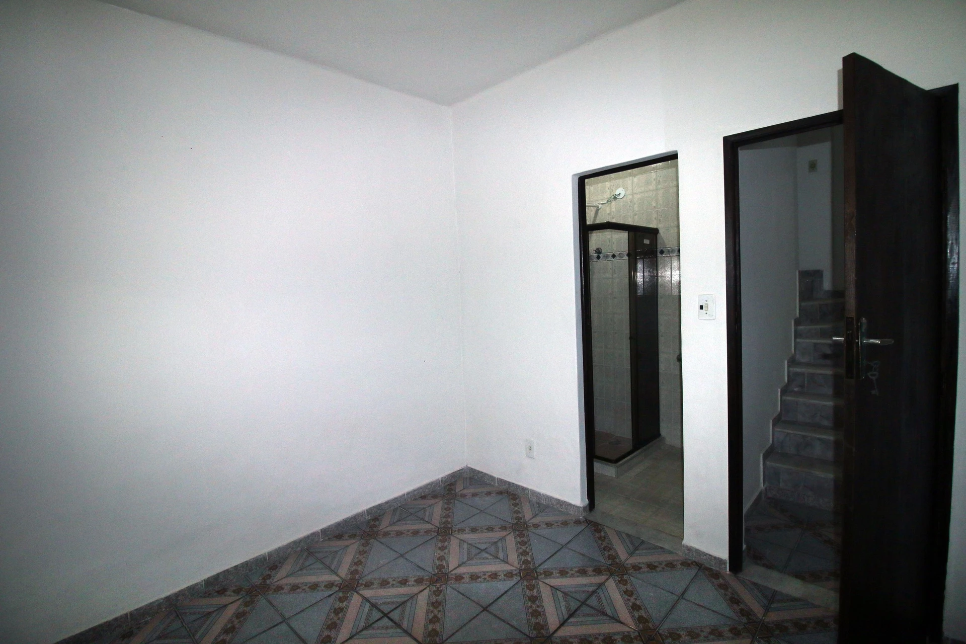 Rental house with 3 en-suite bedrooms and 4 bathrooms — photo 9
