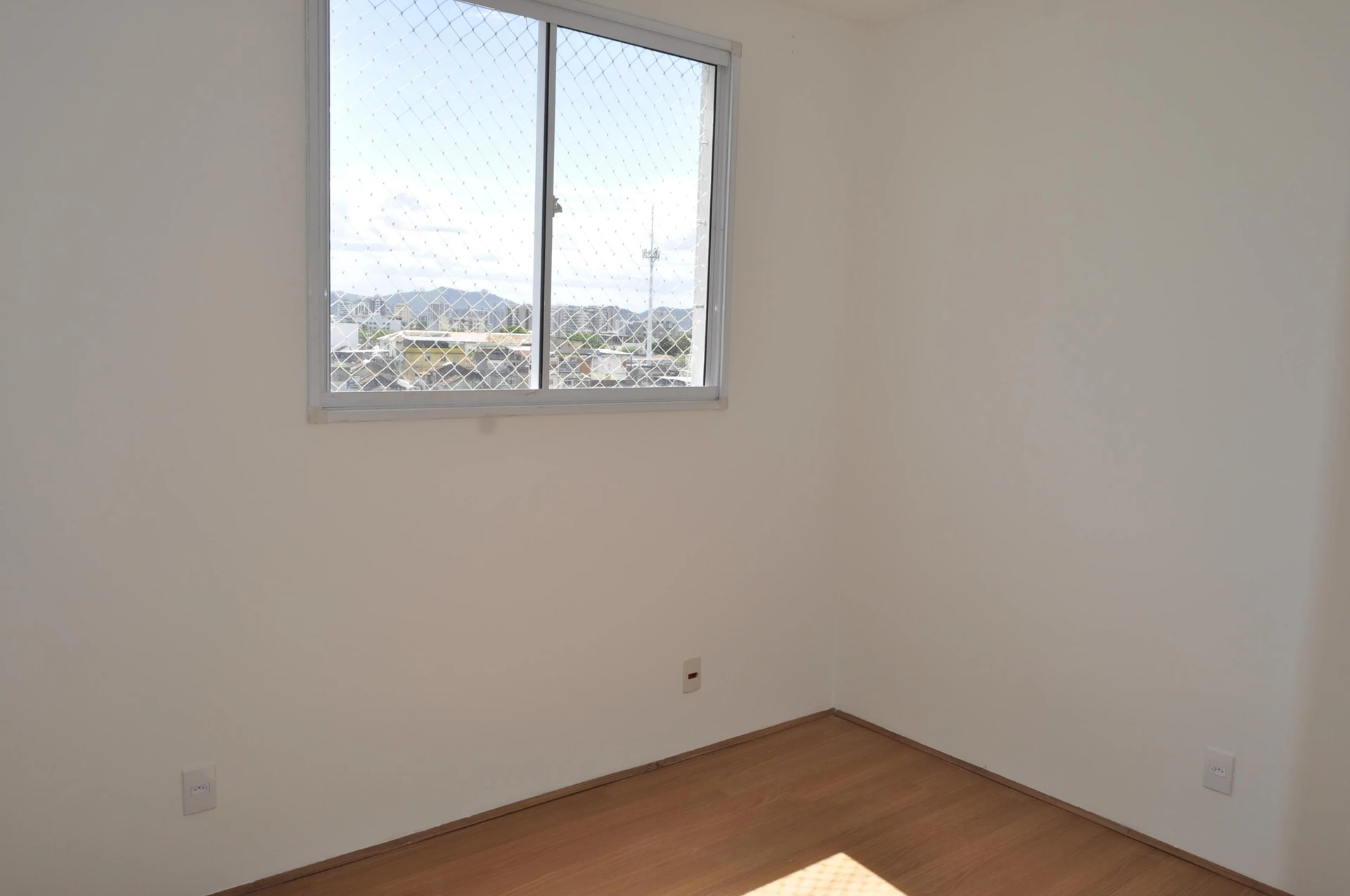 Балкон с грилем и 2 спальни: квартира 47 м² — photo 31