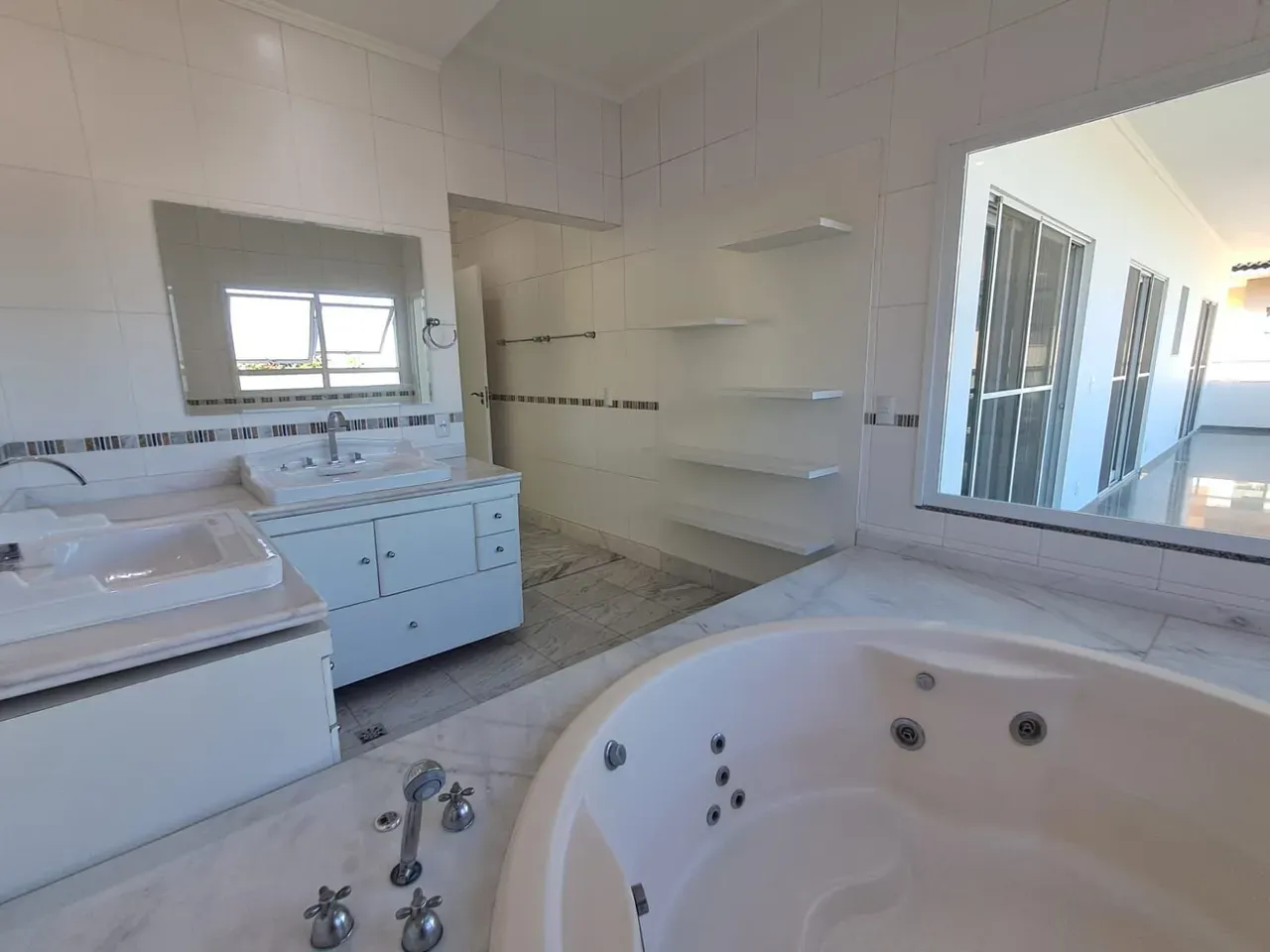 House for rent with 1,500 m², 4 bedrooms and 5 baths — photo 43