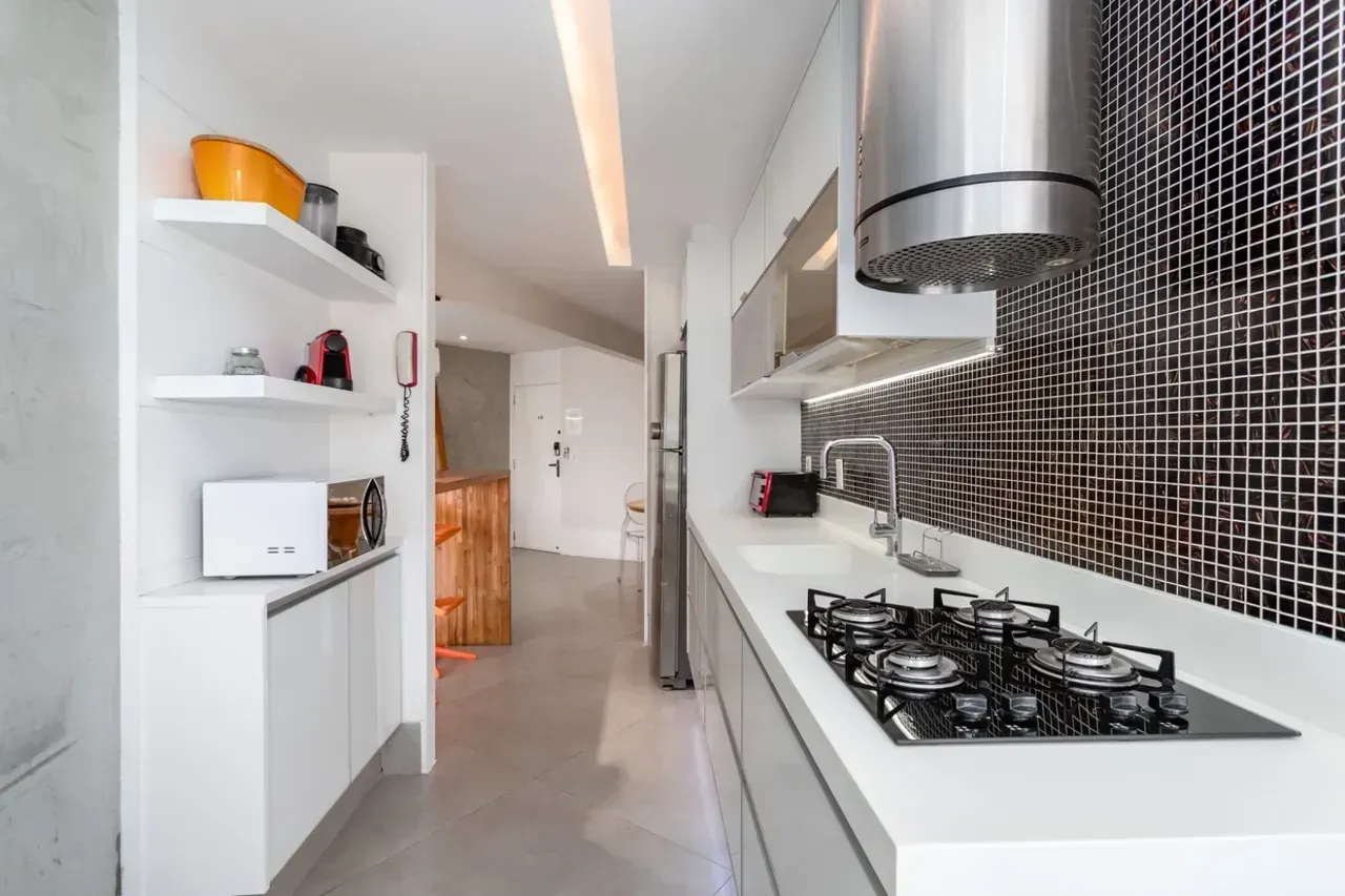 Furnished apartment with 2 bedrooms and water views — photo 17