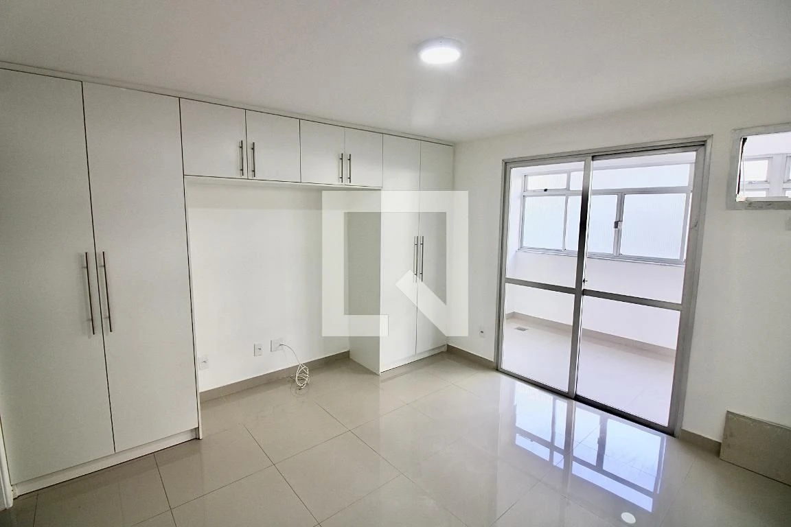 3-bedroom apartment, 1 with its own bathroom, 200 m² — photo 23