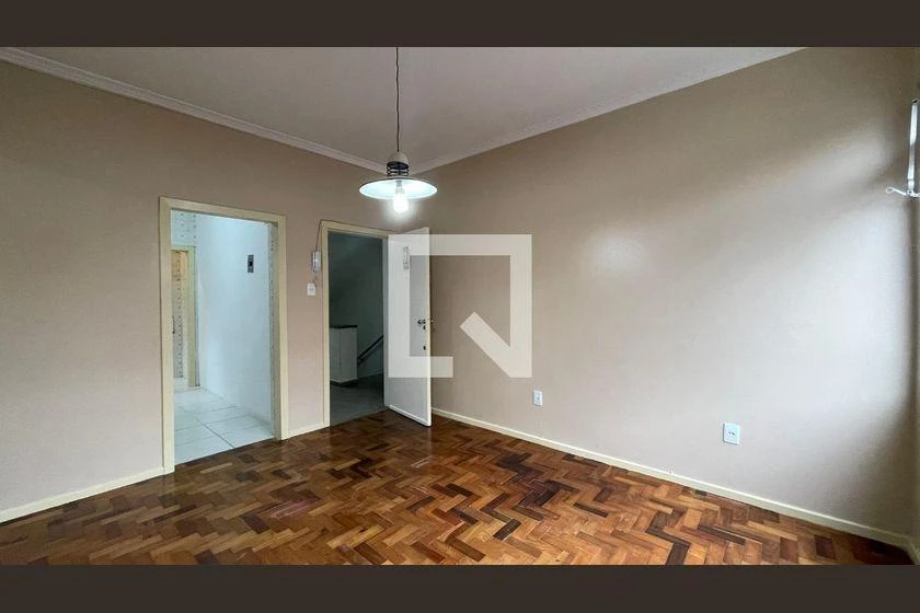 Wood or laminate floors in a 3-bedroom apartment, 70 m² — photo 21