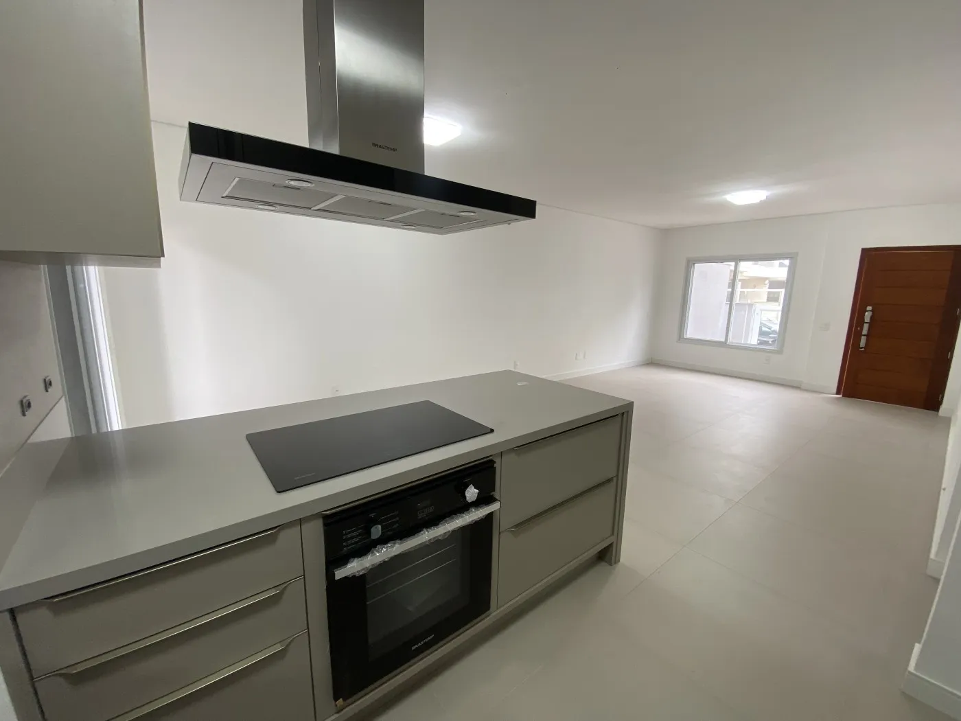 4-bedroom house with a grill on the balcony in Florianópolis — photo 7