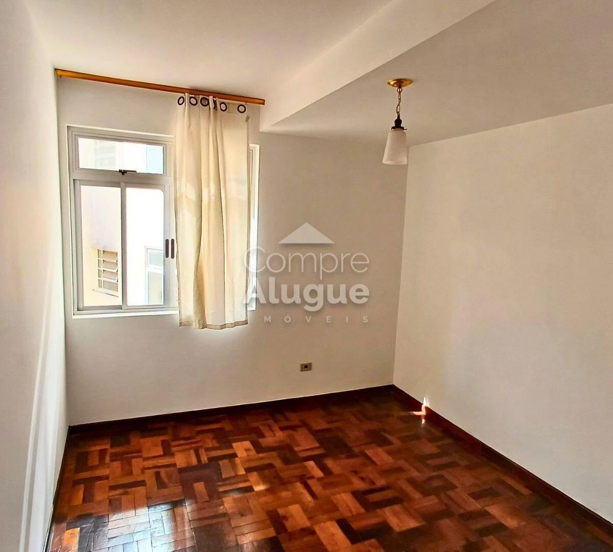 3-bedroom apartment with wood or laminate floors in Curitiba — photo 22