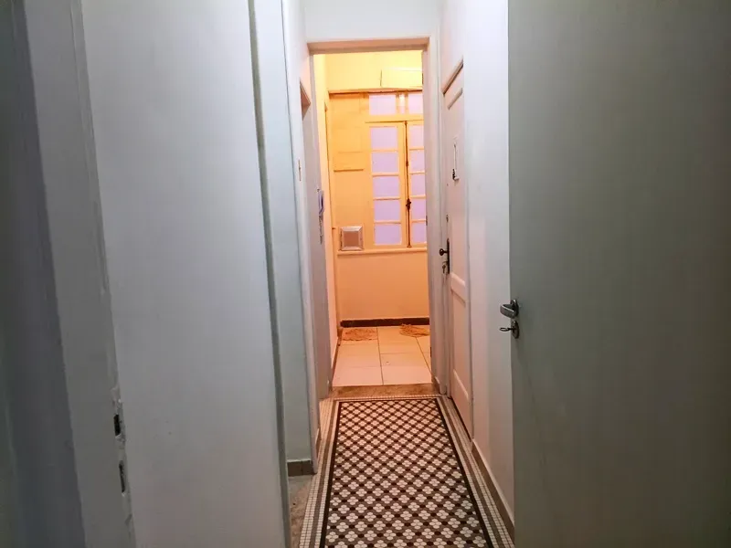 72 m² rental apartment with 2 bedrooms and glass balcony — photo 4