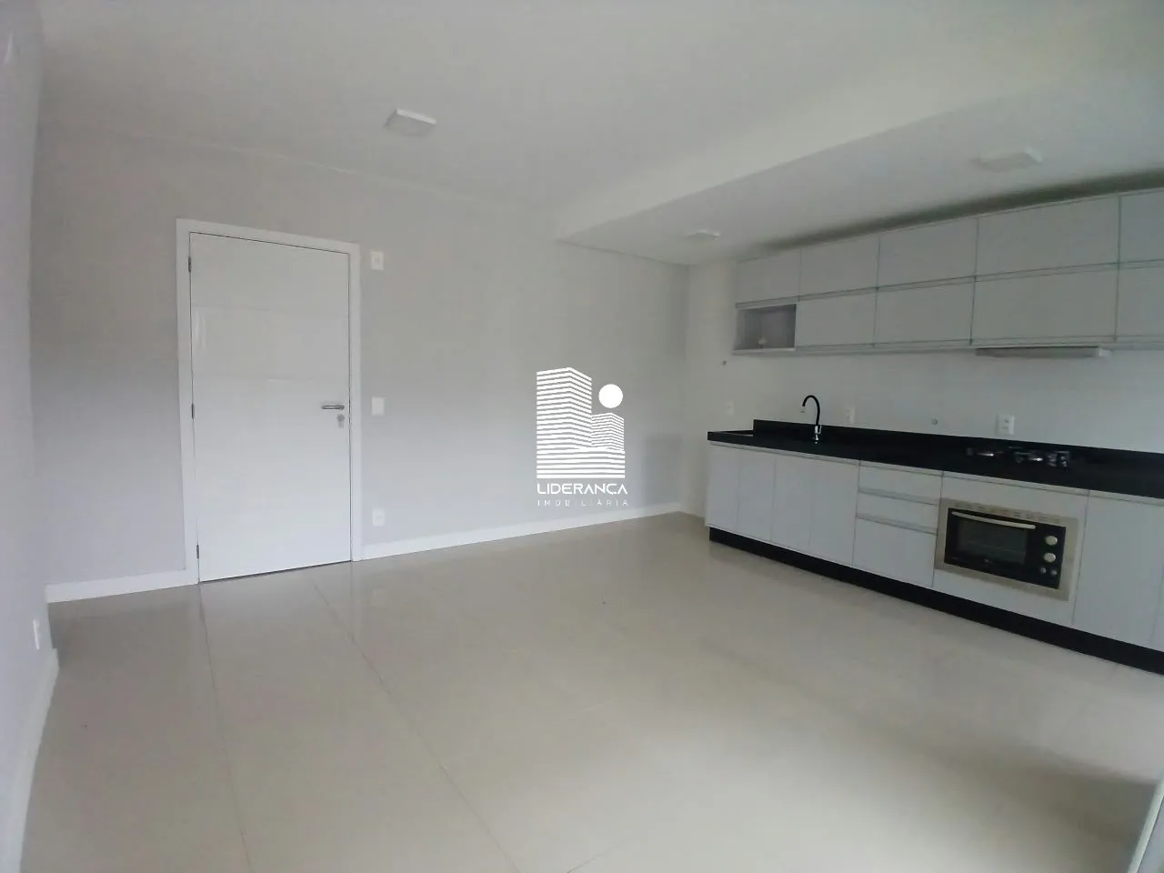 Mountain view in a 2-bedroom apartment, 79 m² — photo 6