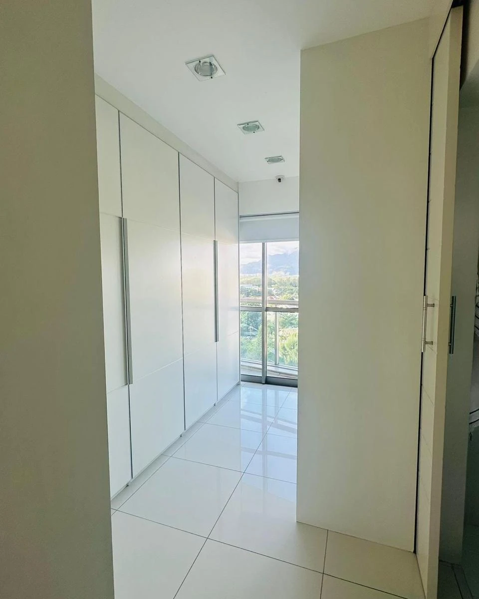 Furnished 260 m² apartment with open-plan kitchen — photo 12