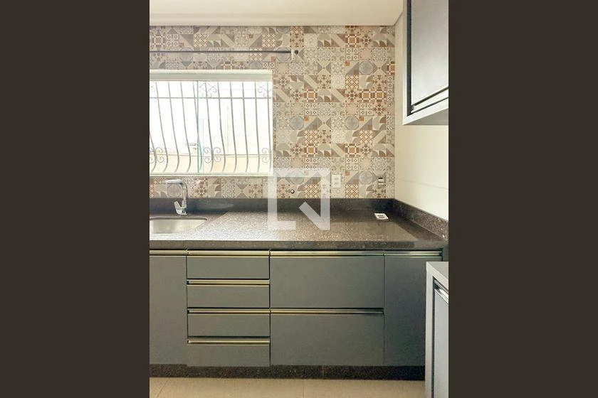 4-bedroom house, 3 with their own bathrooms, 194 m² — photo 4