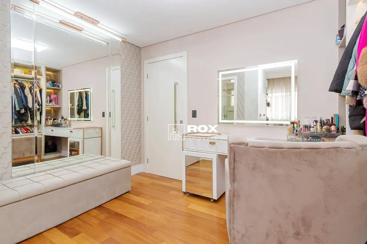 Furnished house with 4 en-suite bedrooms and 266 m² — photo 26