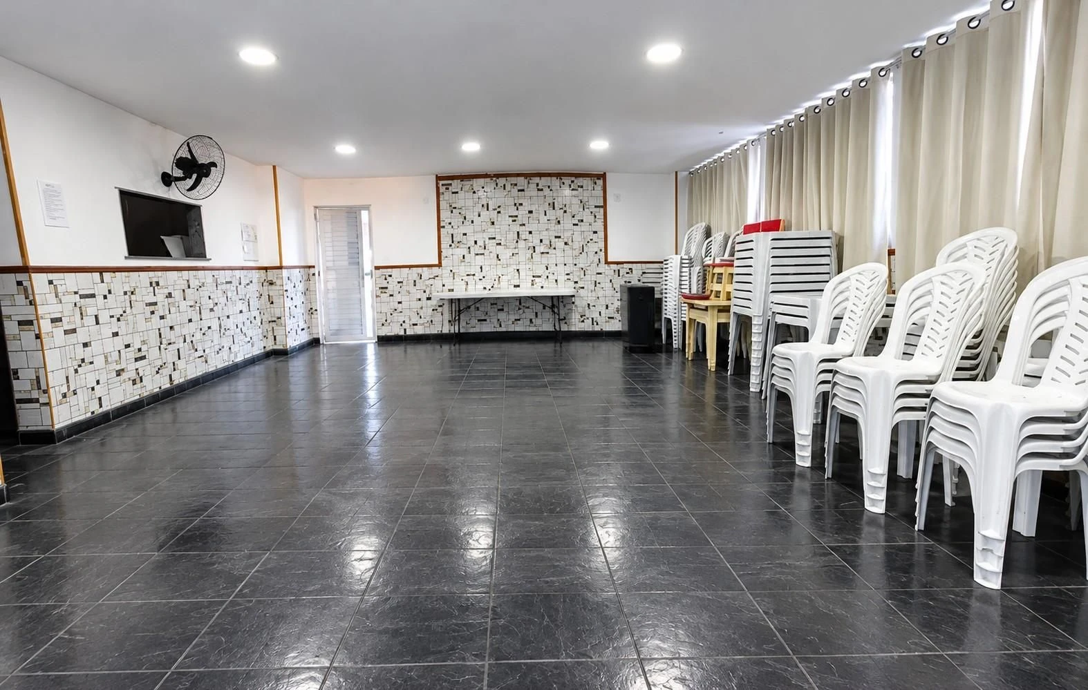 Home office in a 2-bedroom apartment, 47 m² — photo 36