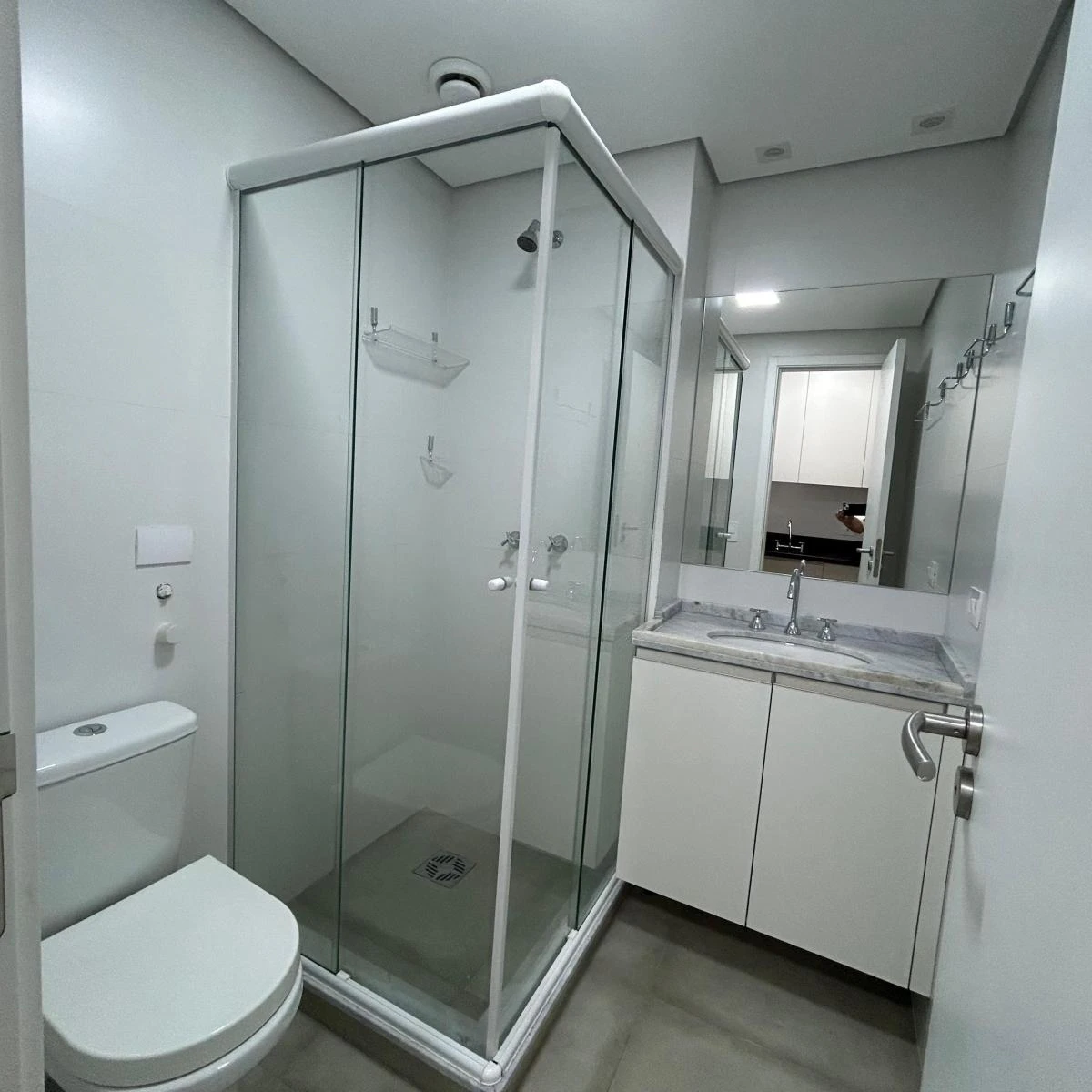 Floor-to-ceiling windows in a one-bedroom apartment, 45 m² — photo 26