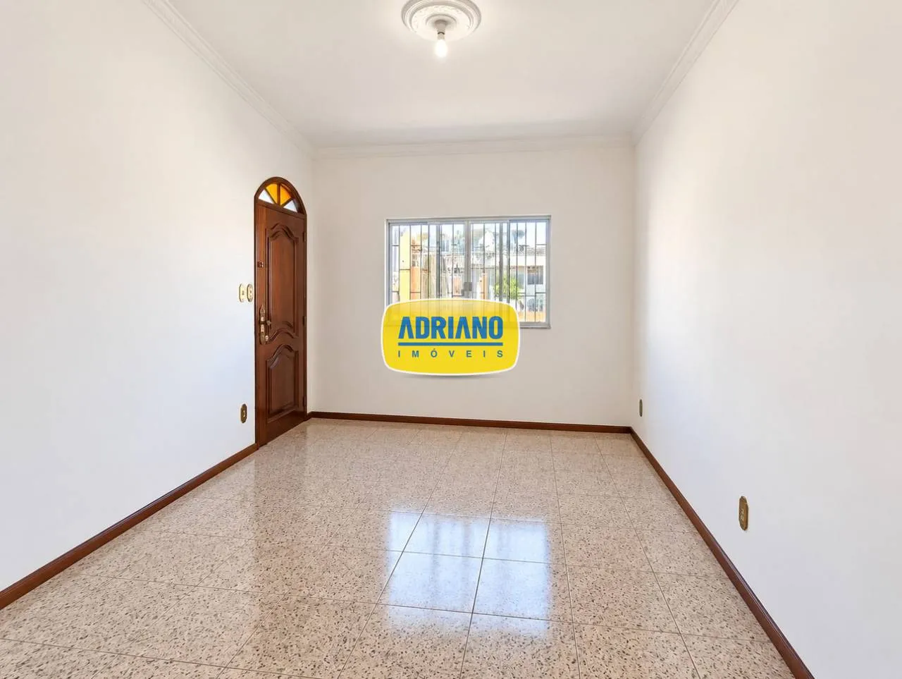 4-bedroom house with a grill on the balcony in Florianópolis