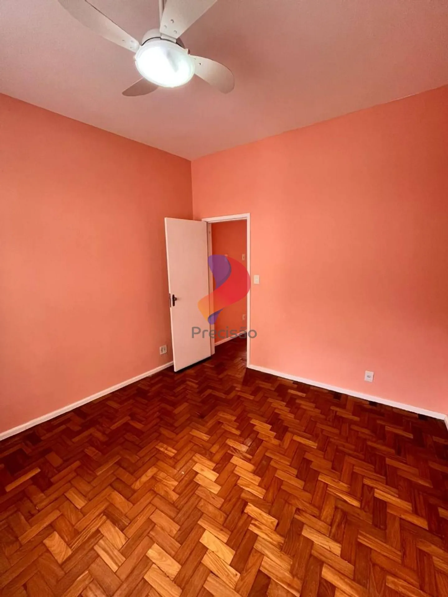 Apartment, 32 m², with wood or laminate floors — photo 14