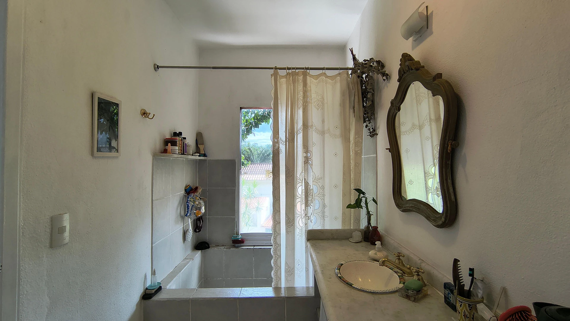 5-bedroom house with a bathtub — photo 54
