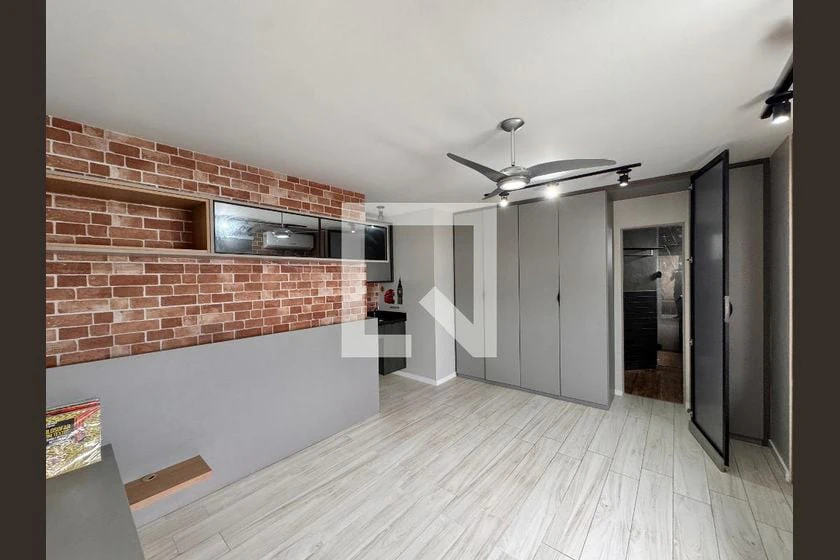 4-bedroom apartment in a building with a sauna — photo 24