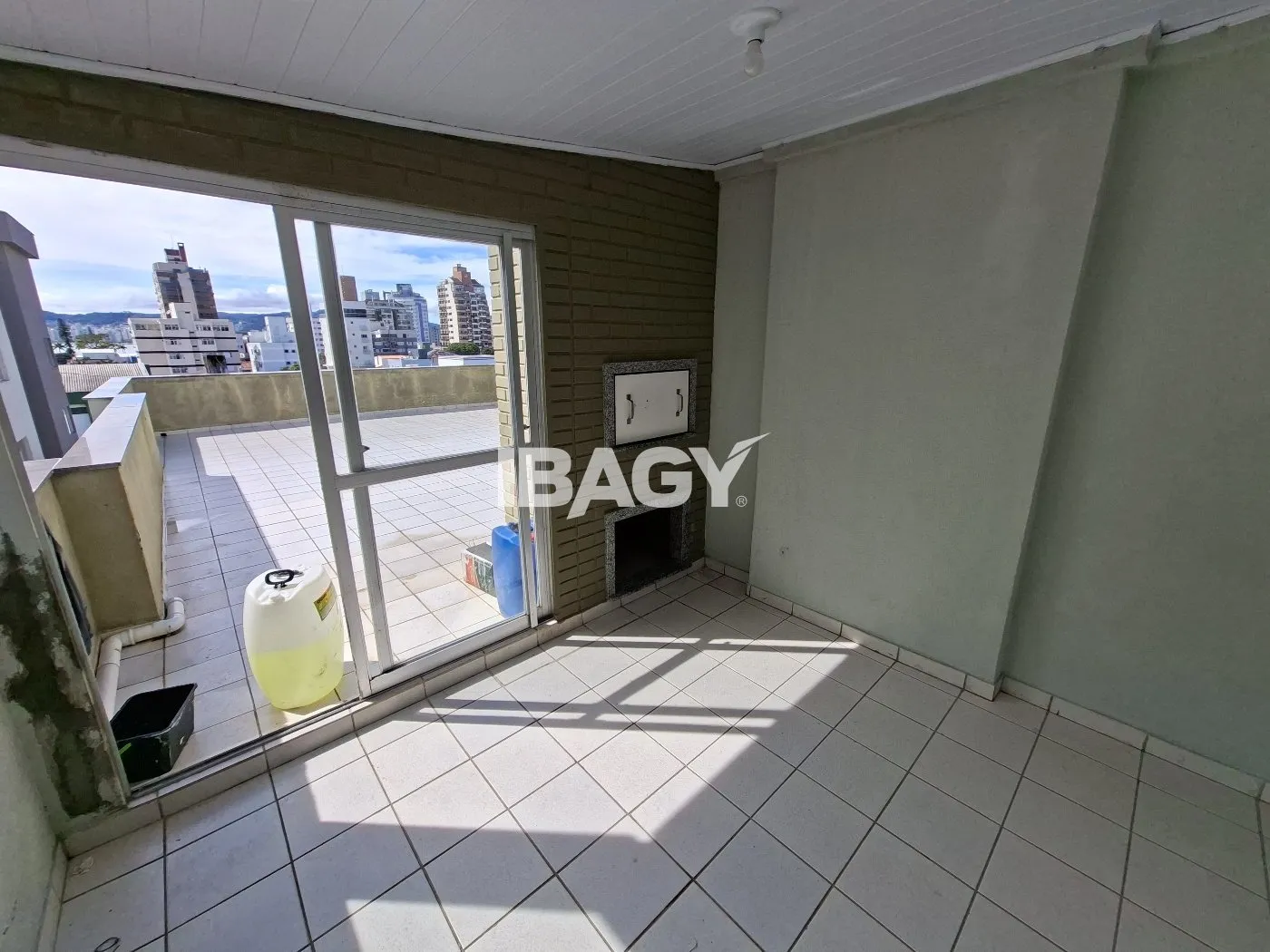 3-bedroom apartment with a home office — photo 10